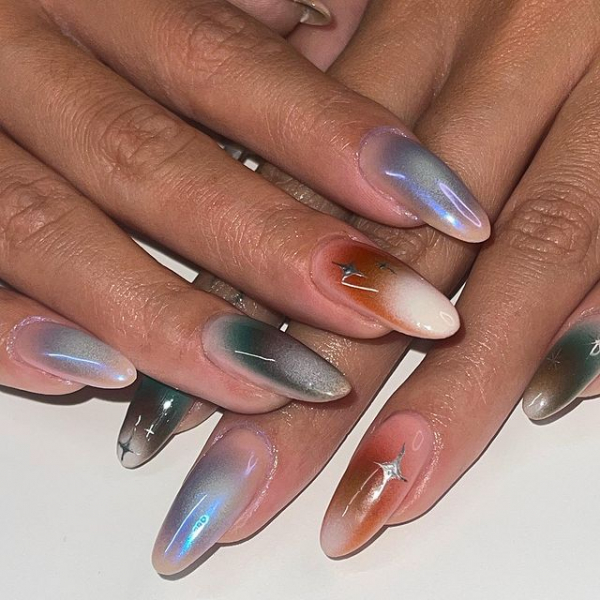 Aura Nails Are Summer’s Vibiest Manicure Trend