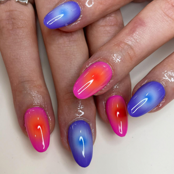 Aura Nails Are Summer’s Vibiest Manicure Trend