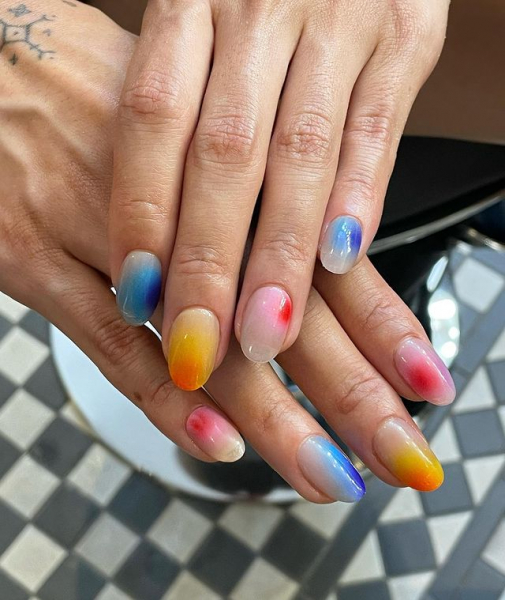 Aura Nails Are Summer’s Vibiest Manicure Trend