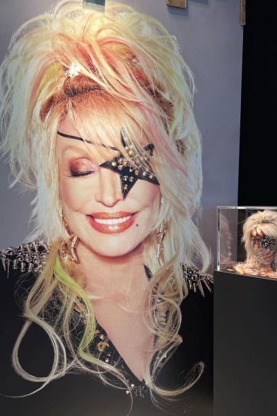 Meet The Woman Behind Some Of Dolly Parton’s Gravity-Defying Wigs