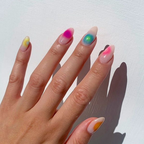 Aura Nails Are Summer’s Vibiest Manicure Trend